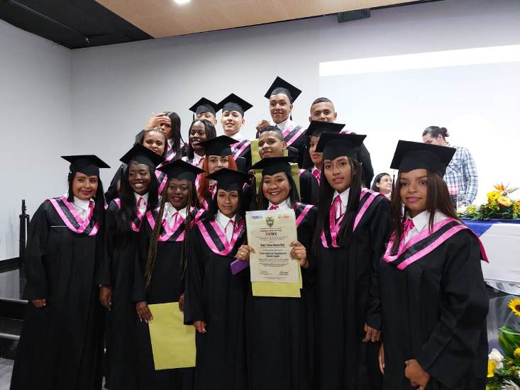 Más de mil jóvenes certificados como técnicos laborales a través del programa “TransFórmate”